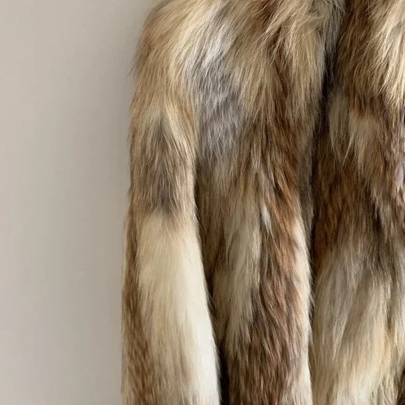 Women’s Authentic Vintage Fox Fur Coat - Picture 4 of 11